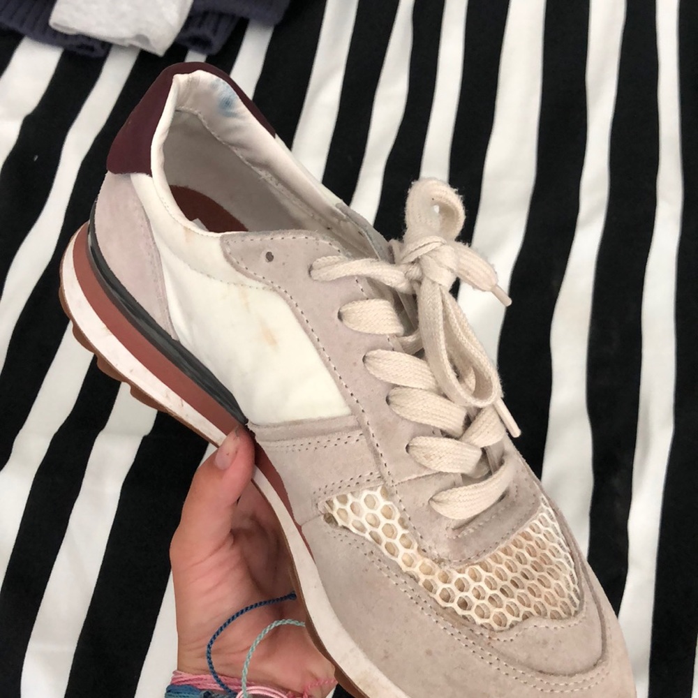aesthetic Bimba and Lola’s sneakers perfect for the fall